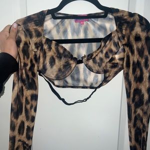 Long sleeve cheetah crop top